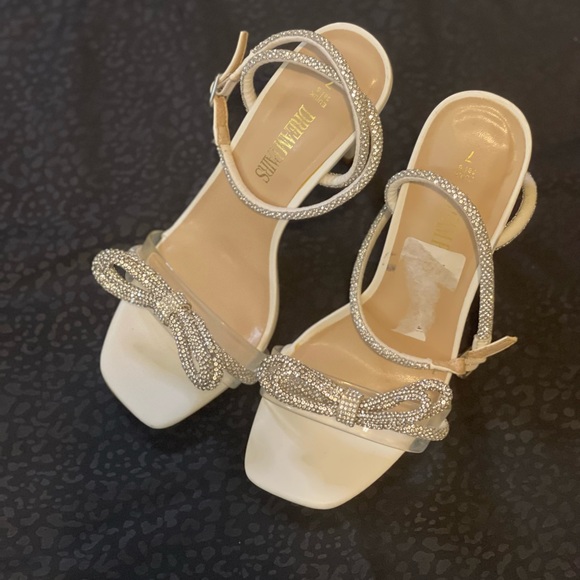 Dream Pairs White Elegant Heels for Weddings - Picture 3 of 6